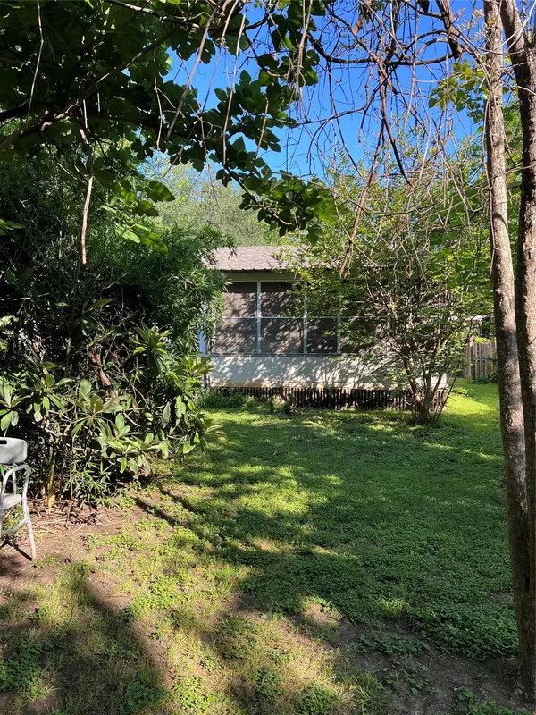 San Marcos, TX 78666,310 Smith LN