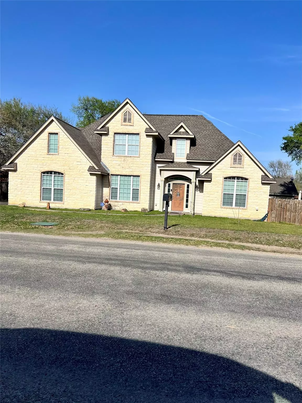 La Grange, TX 78945,312 Country Club DR