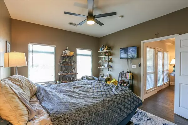 Austin, TX 78705,910 W 25th ST #204