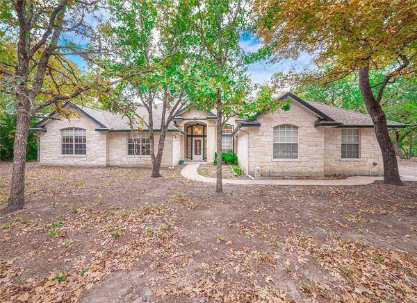 128 Pin Oak XING, Elgin, TX 78612