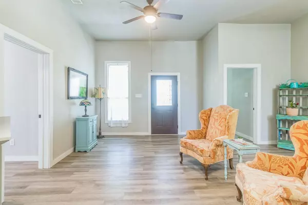 Bartlett, TX 76511,1132 W Clark ST