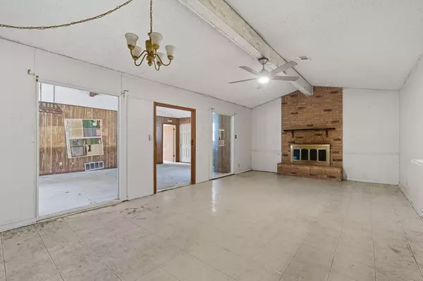 Taylor, TX 76574,2405 Grace ST