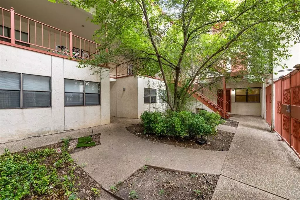 Austin, TX 78705,706 W 22nd ST #204