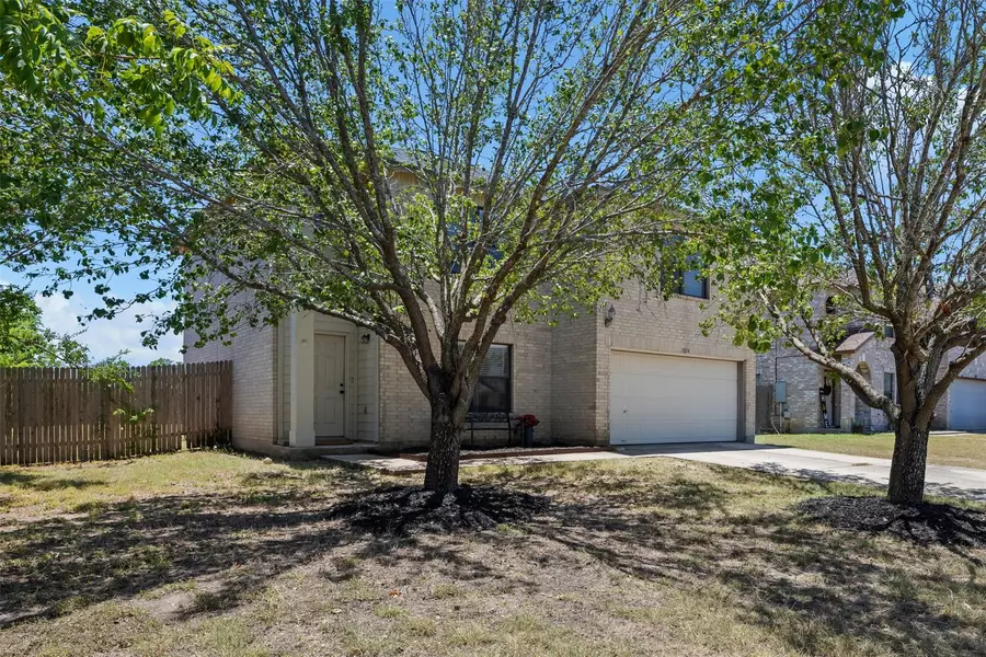 1814 Grassland DR, Leander, TX 78641