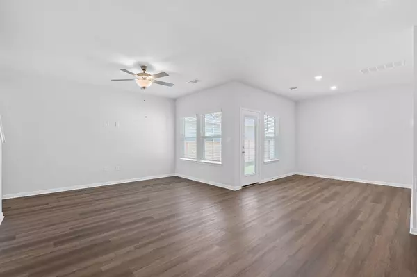 Hutto, TX 78634,109 Zinnia LN