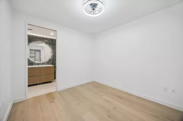 Austin, TX 78701,610 Davis ST #2501