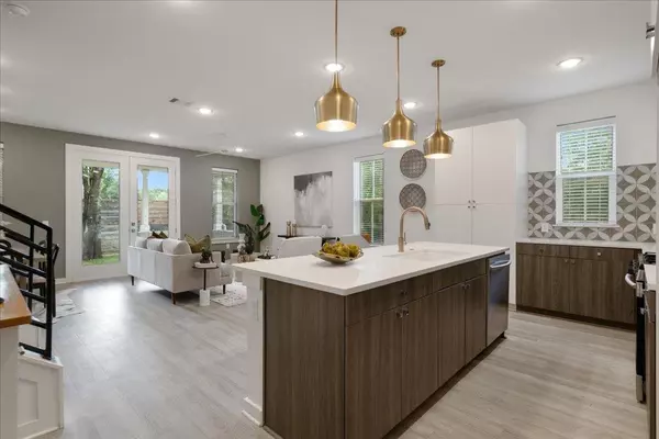 Austin, TX 78741,2624 Metcalfe RD #10