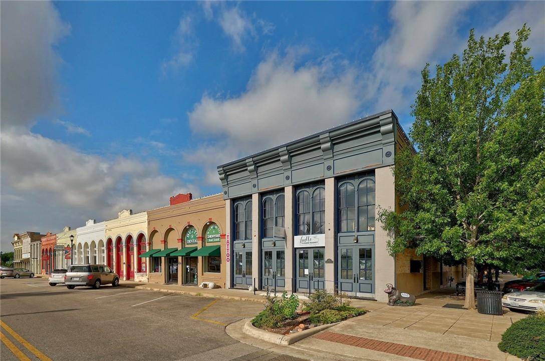 Hutto, TX 78634,113 W Live Oak ST