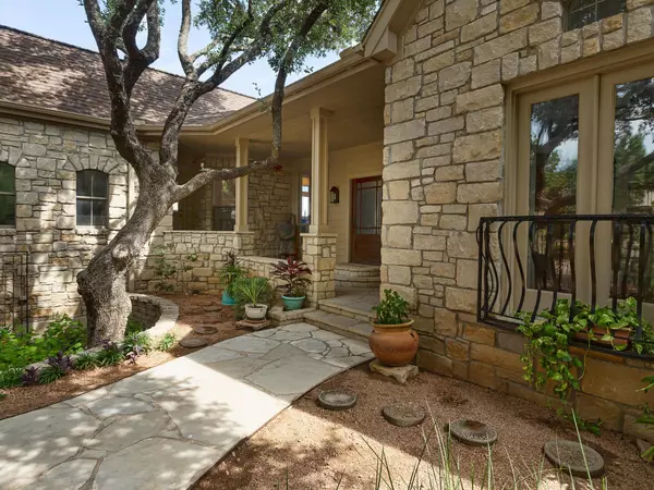 Lakeway, TX 78734,402 Golf Crest LN