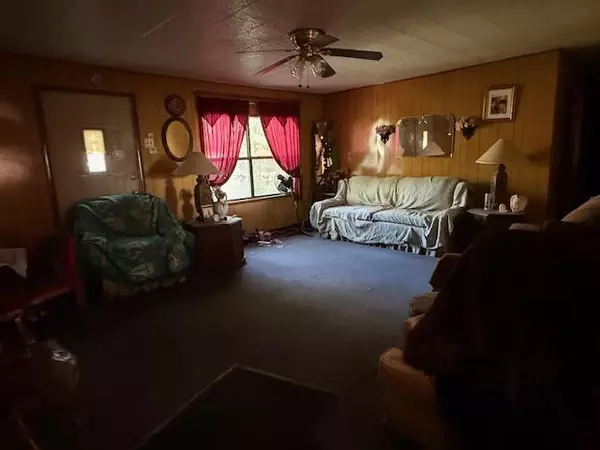 Waelder, TX 78959,413 SW 1st ST