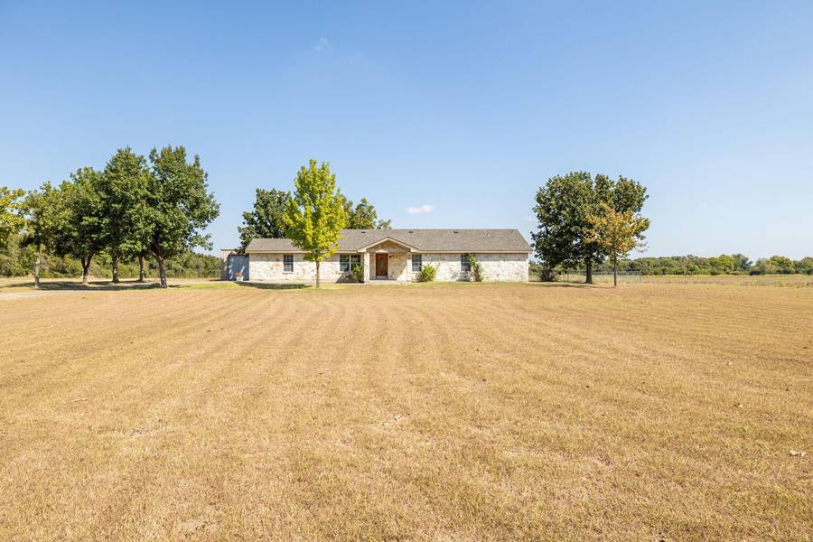 460 County Road 135 RD, Hutto, TX 78634