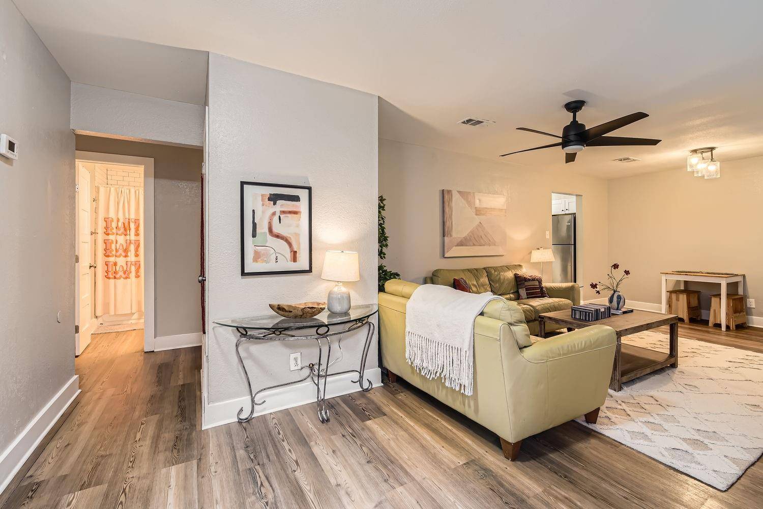 Austin, TX 78721,6108 Calmar CV #B
