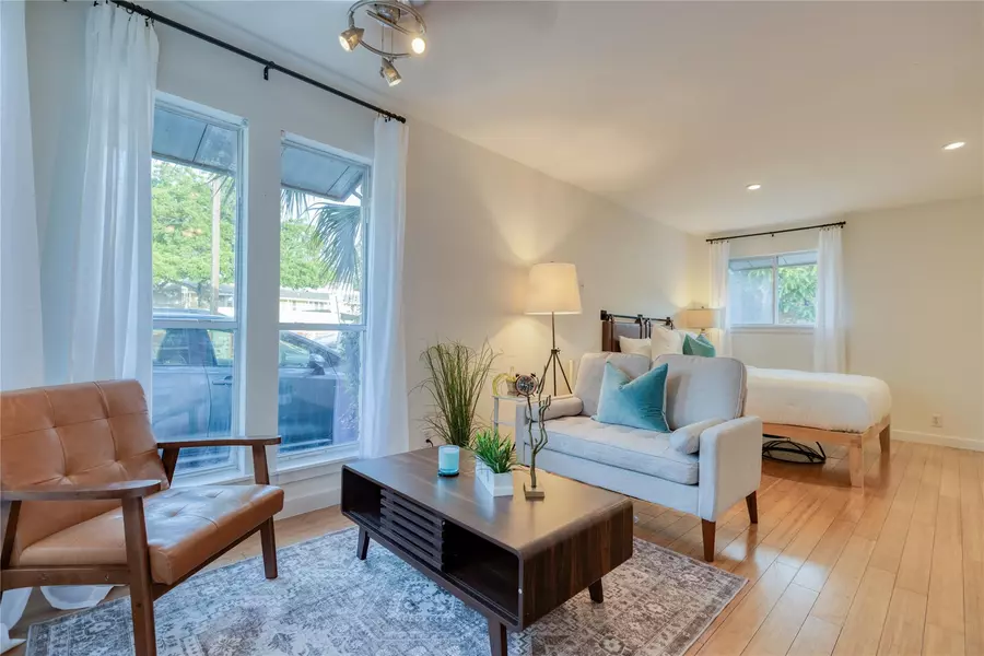 2526 Durwood ST #102, Austin, TX 78704