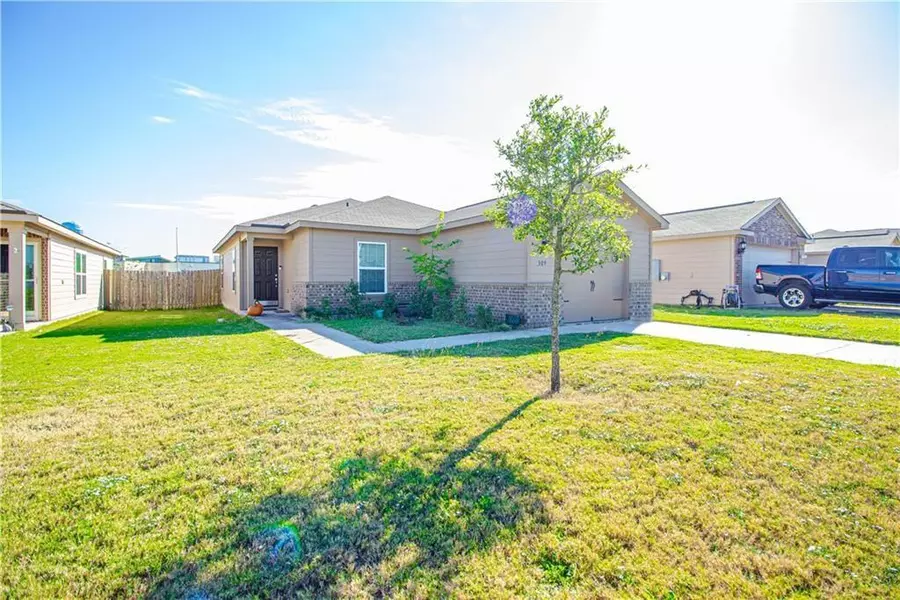 309 Johnston LN, Jarrell, TX 76537