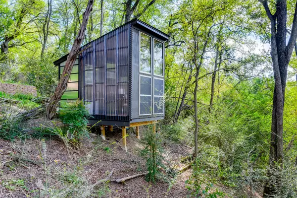 Austin, TX 78721,5323 Downs DR