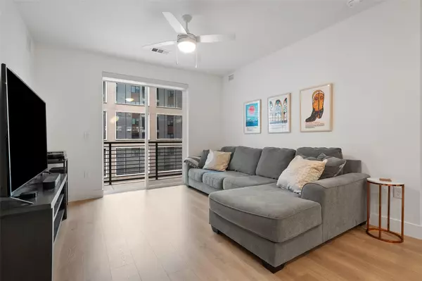 Austin, TX 78723,1701 Simond Ave #305