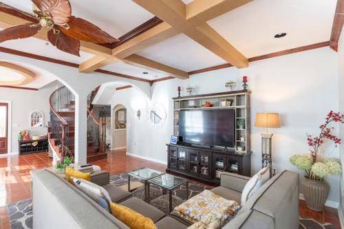 105 Sunrise DR #B, Kyle, TX 78640