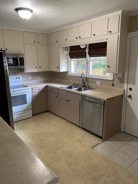 Mineola, TX 75773,313 N Newsom ST