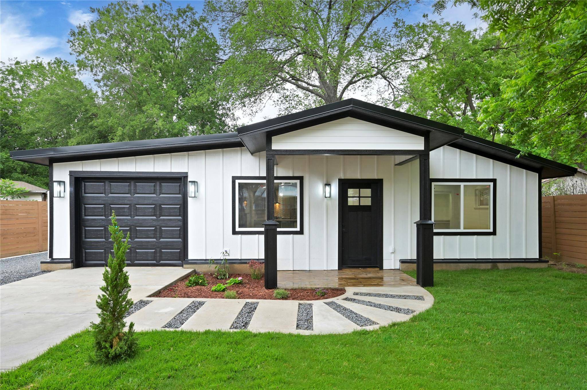 Austin, TX 78702,1006 Cherico ST