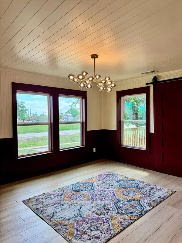 Bartlett, TX 76511,223 NW Front ST