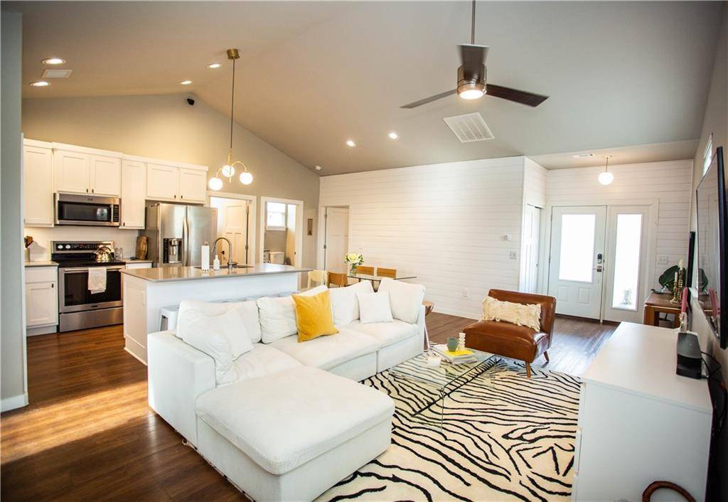 Dripping Springs, TX 78620,200 Rose DR