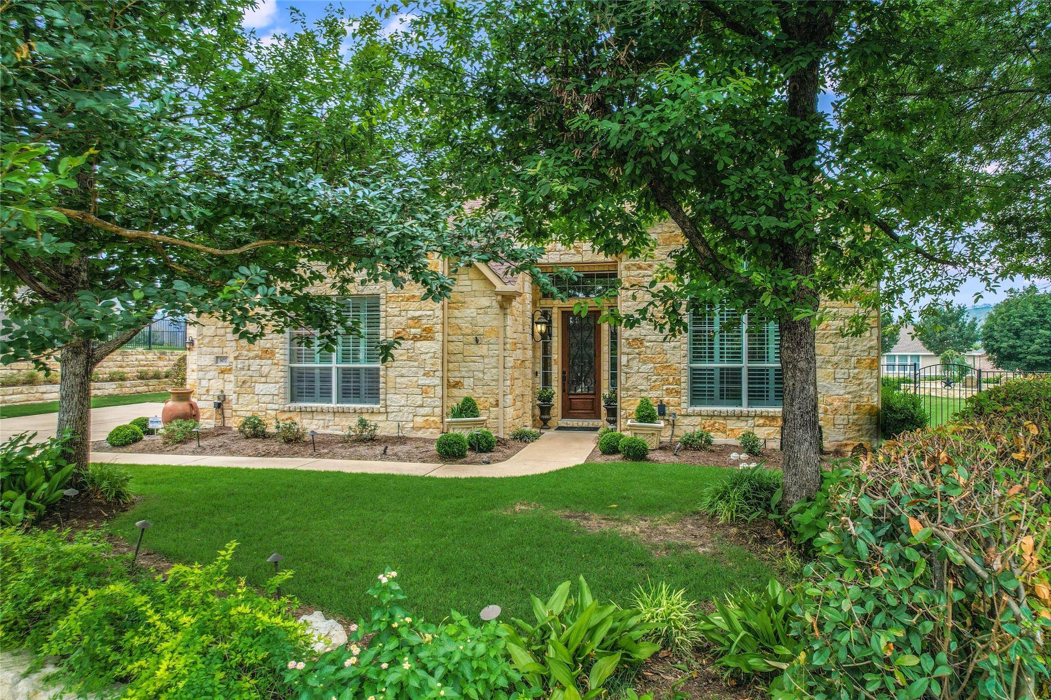 307 Hensley DR, Austin, TX 78738