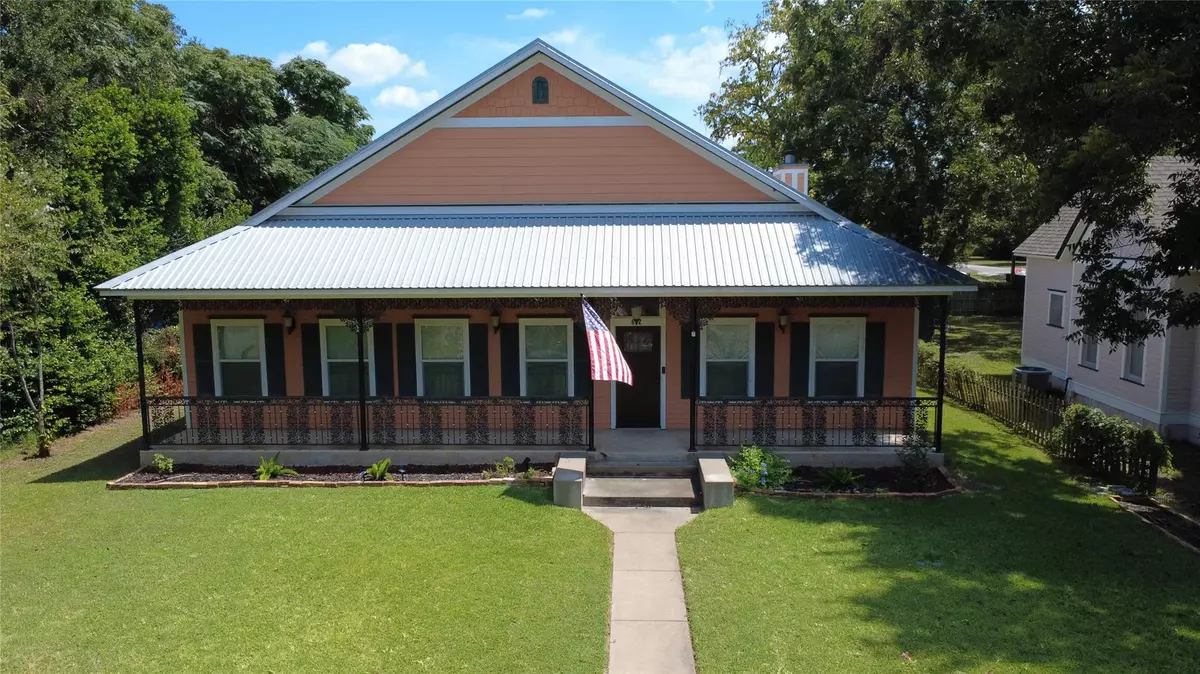 Smithville, TX 78957,602 Garwood ST