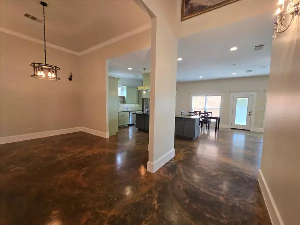 Smithville, TX 78957,602 Garwood ST