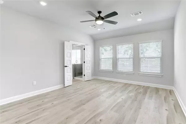 Bastrop, TX 78602,115 Red Oak PL