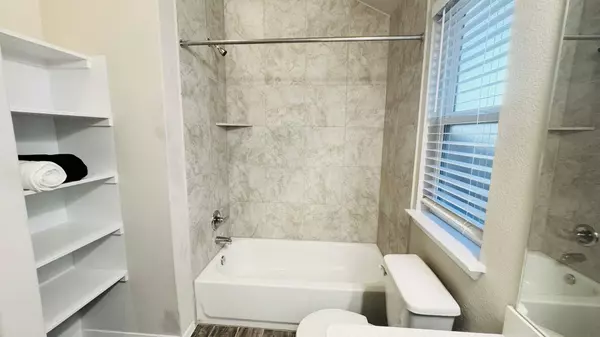 San Marcos, TX 78666,212 Rollingwood DR