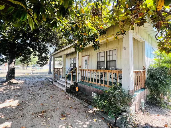Cameron, TX 76520,313 S Nolan Ave
