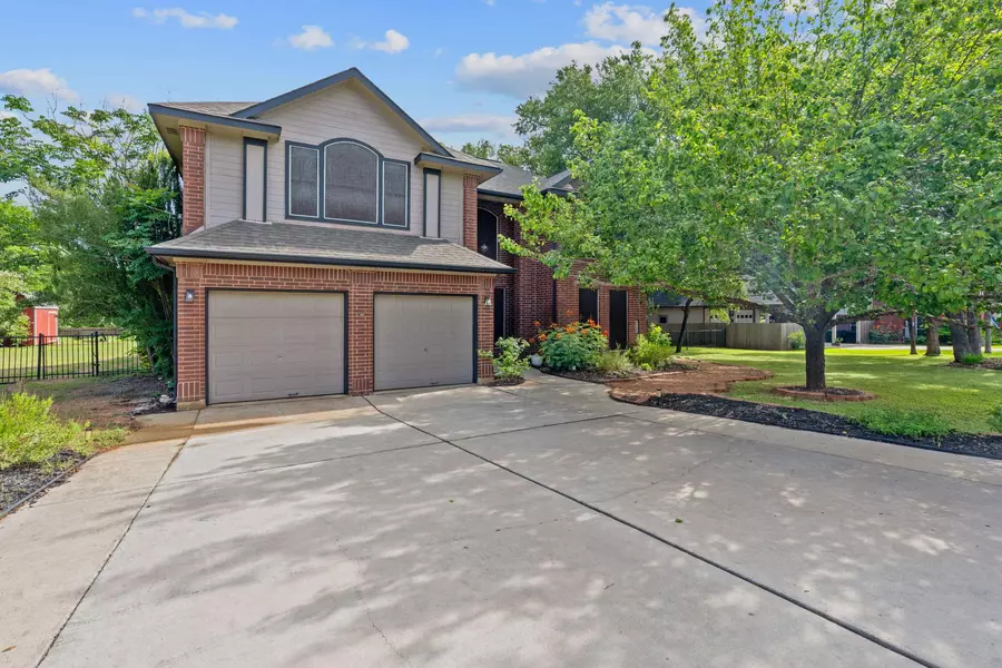 222 Primrose DR, Kyle, TX 78640