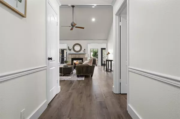 Dripping Springs, TX 78620,440 Barton Creek DR