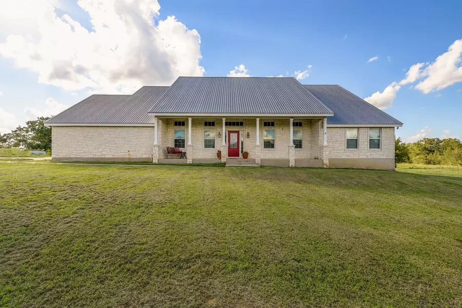525 Herron TRL, Mcdade, TX 78650