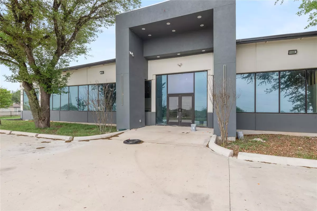 Manor, TX 78653,2906 E Howard LN