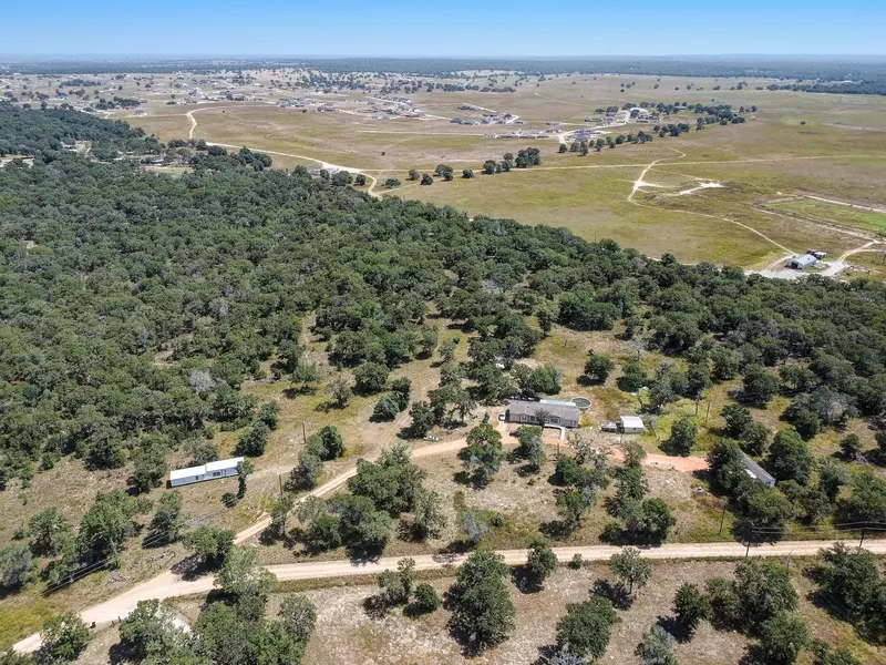 2125 Polly Ln, La Vernia, TX 78121