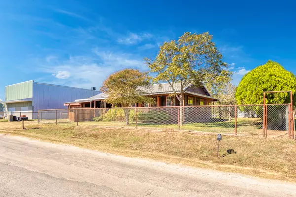 Dale, TX 78616,55 County Line RD