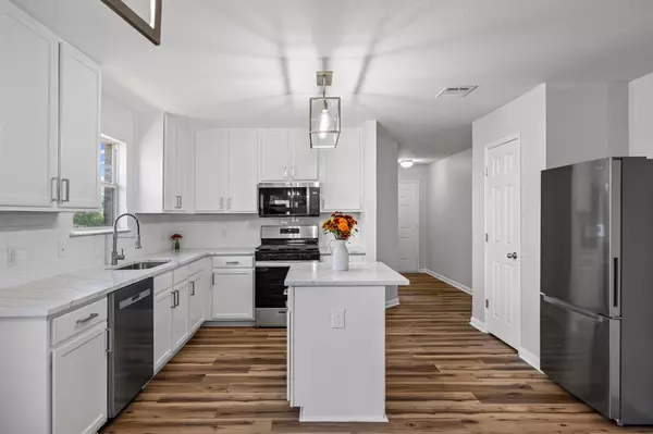 Buda, TX 78610,129 Lynn Crest BND