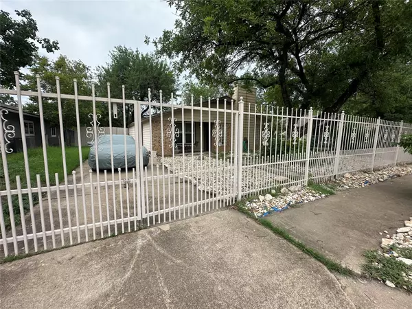 Austin, TX 78741,6004 Palm CIR