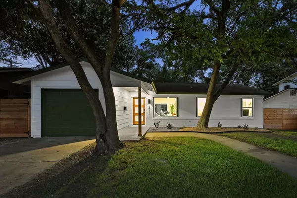 8411 Rockwood LN, Austin, TX 78757