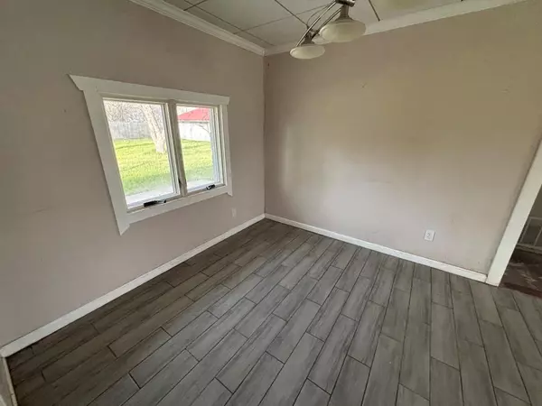 Bartlett, TX 76511,1008 W Pietzsch ST