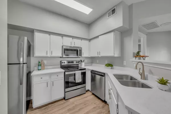 2320 Gracy Farms LN #823, Austin, TX 78758