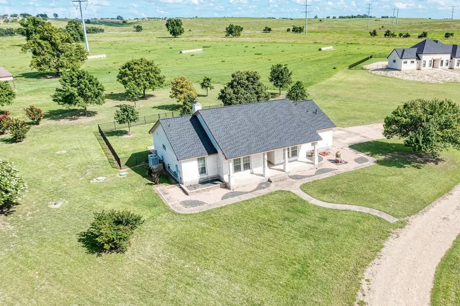 325 Brushy Creek TRL, Hutto, TX 78634