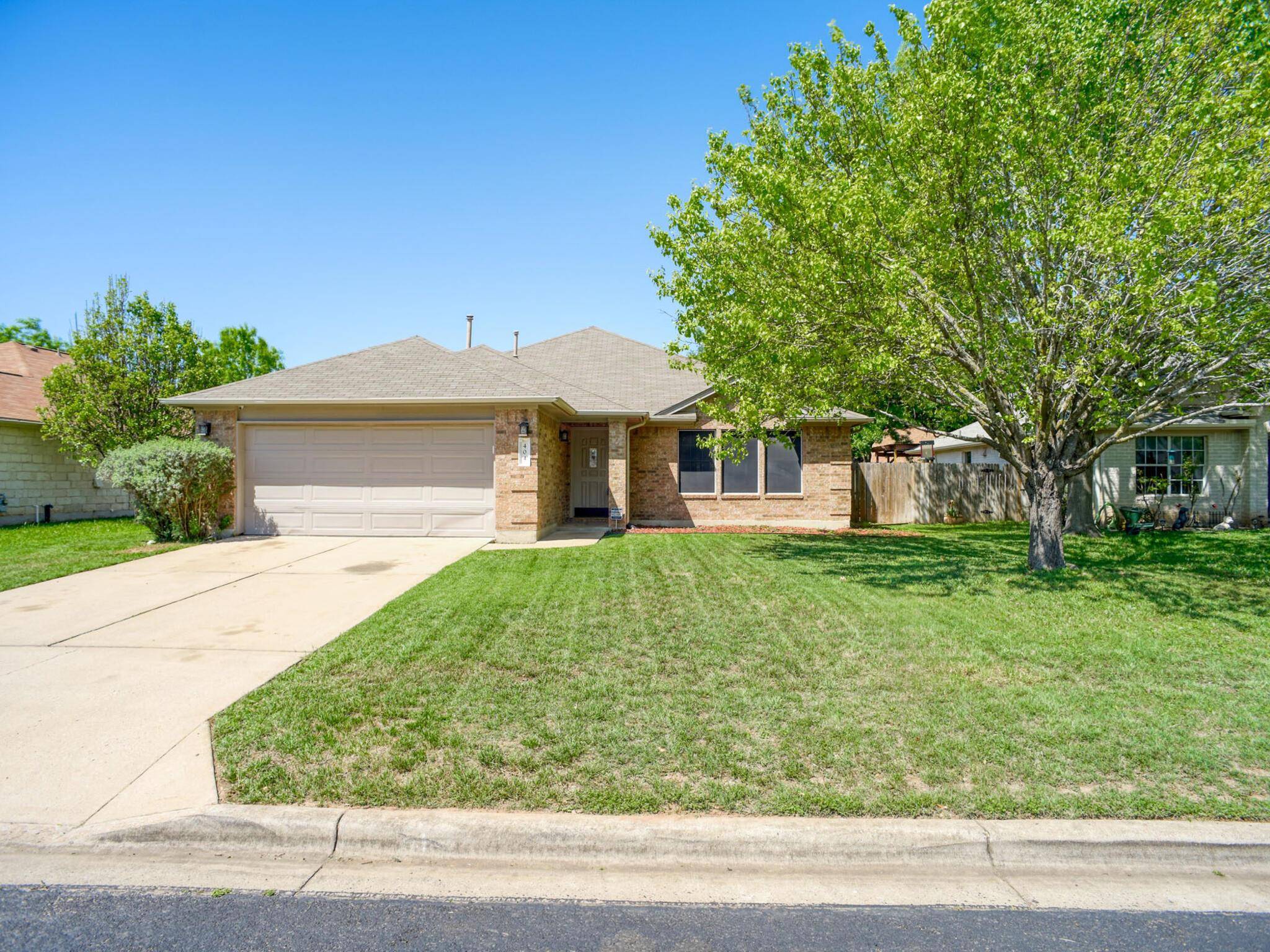 404 N Lori CIR,  Bastrop,  TX 78602