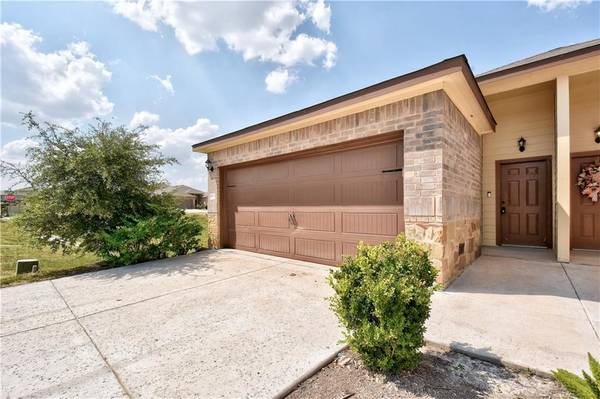 402 Joanne LOOP,  Buda,  TX 78610