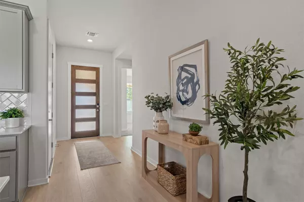 416 Deerpath ST, Leander, TX 78641