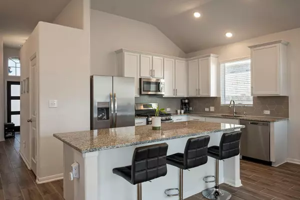 383 Oleander LOOP, Buda, TX 78610