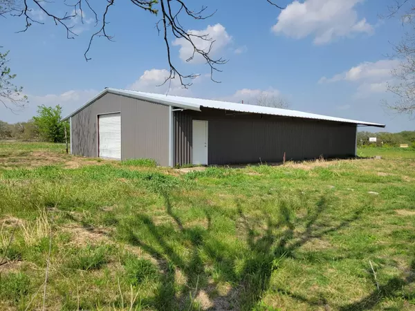 Waelder, TX 78959,5213 Us Highway 90