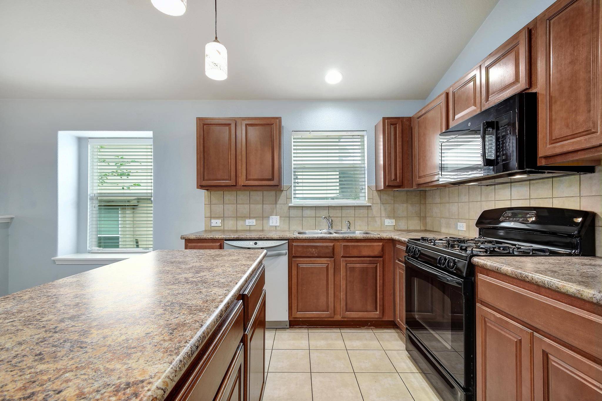 Kyle, TX 78640,371 Bloomsbury DR