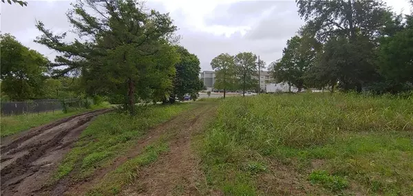Austin, TX 78741,2404 Thrasher LN